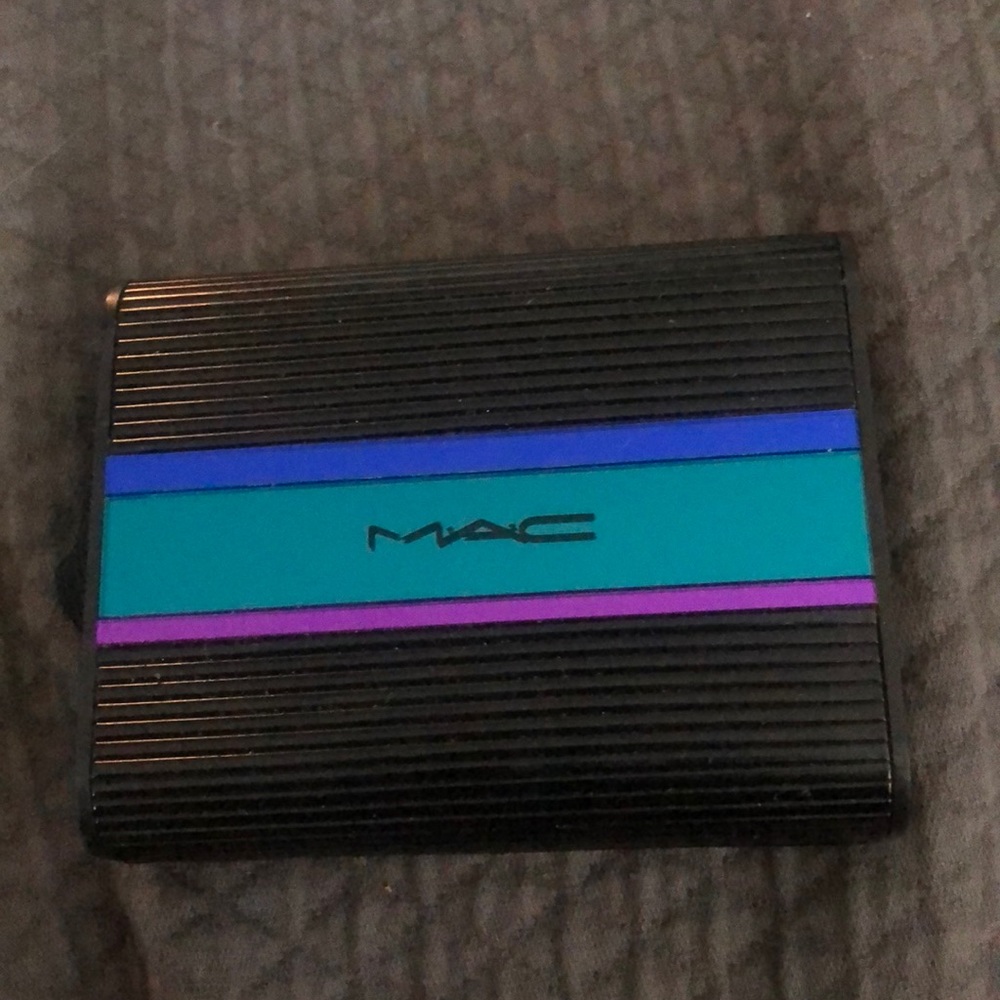 Mac loose powder eye shadow